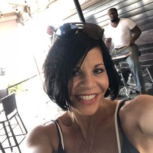 Meet your Posher, Stella